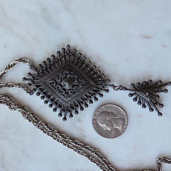 Vintage Hollycraft brutalist pendant necklace. - Picture 10 of 13